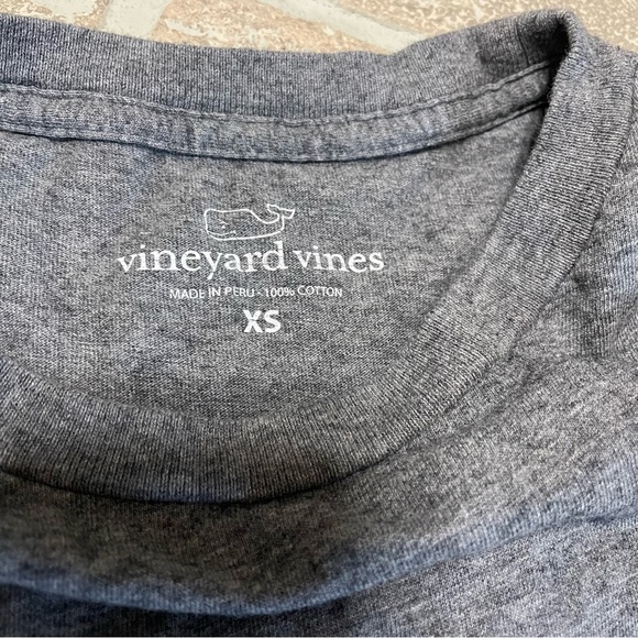 Vineyard Vines XS gray long sleeve - Picture 4 of 5